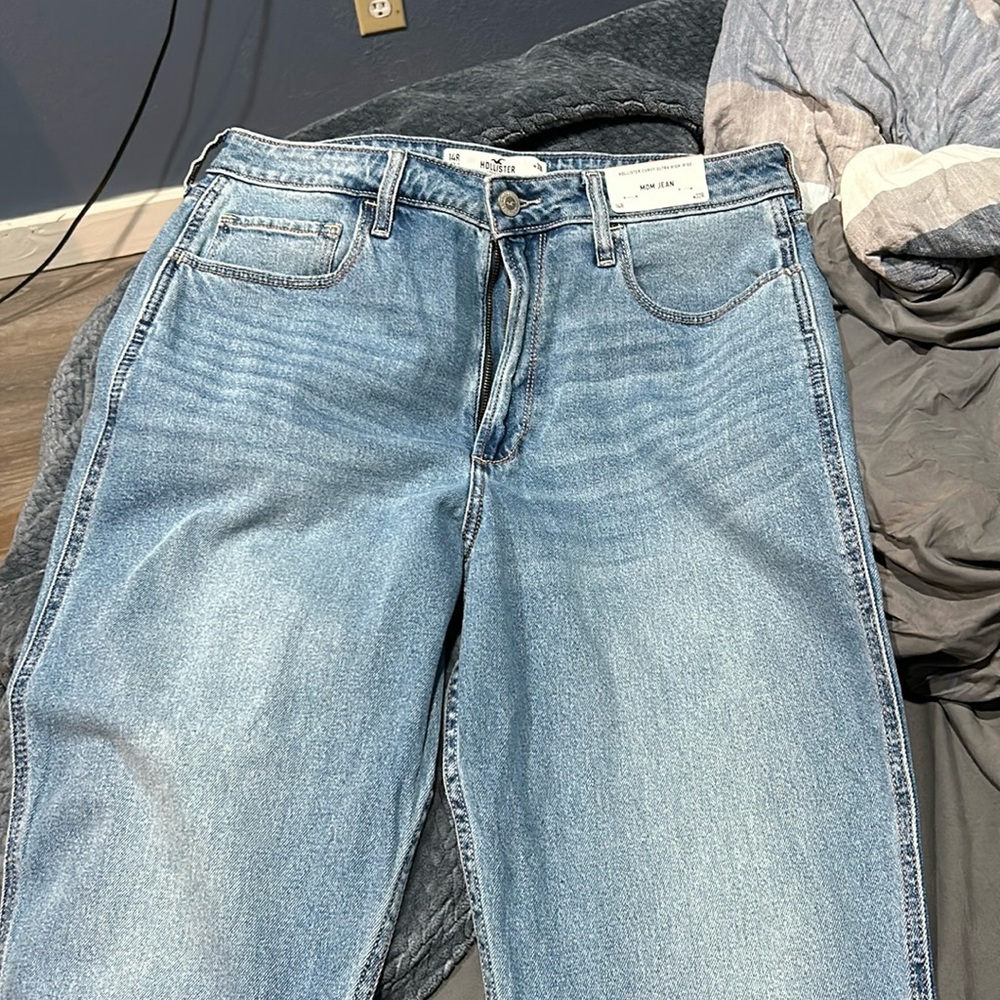 Hollister mom jeans ultra high rise